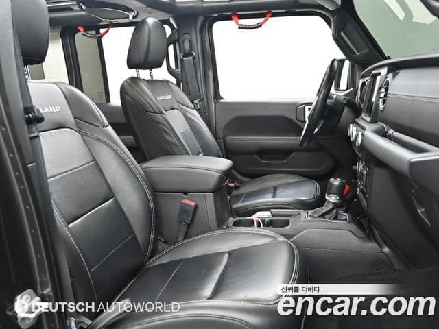 Jeep Wrangler 2021 — Фото 8/13