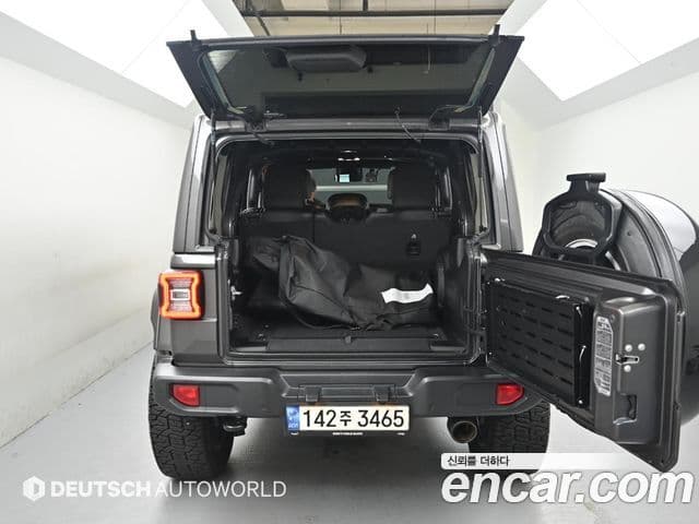 Jeep Wrangler 2021 — Şəkil 2/20