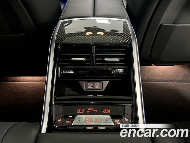 BMW 8 Series 2025 — Фото 15/20