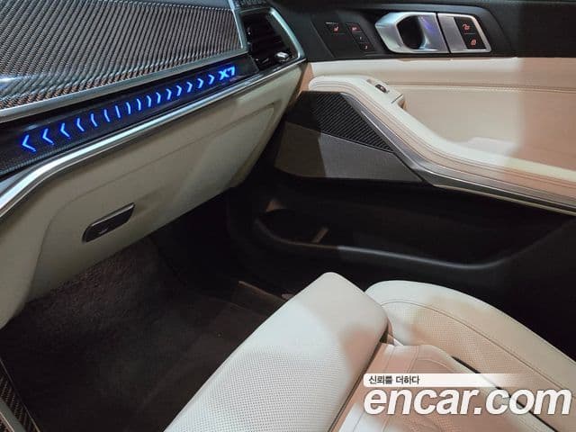 BMW X7 2025 — Photo 14/19
