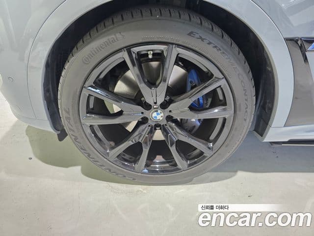 BMW X7 2025 — Фото 18/20