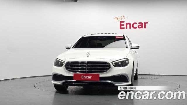 Mercedes-Benz E-Class 2021 — Şəkil 29/32