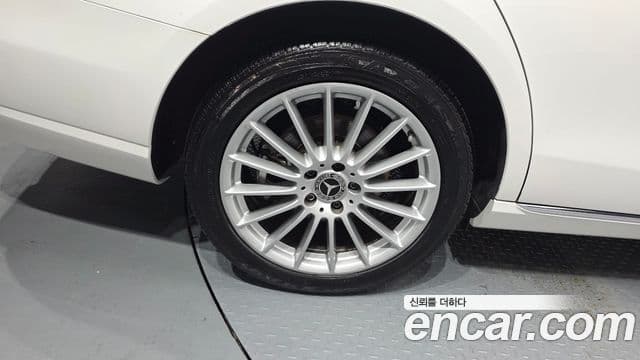 Mercedes-Benz E-Class 2021 — Şəkil 1/32