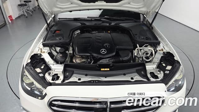Mercedes-Benz E-Class 2021 — Şəkil 27/32