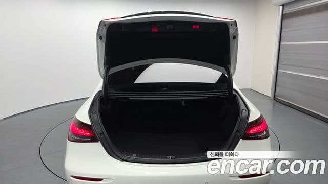 Mercedes-Benz E-Class 2021 — Şəkil 7/32