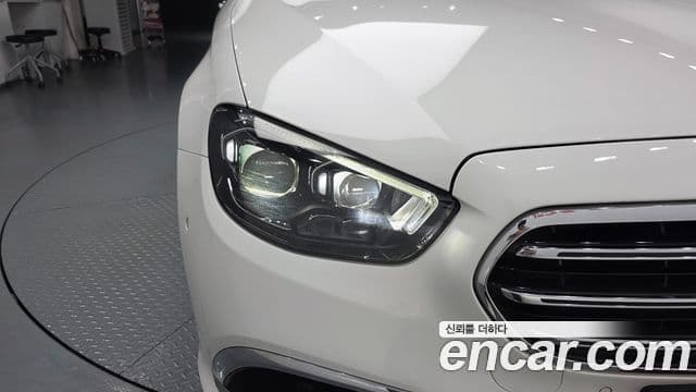 Mercedes-Benz E-Class 2021 — Şəkil 16/32