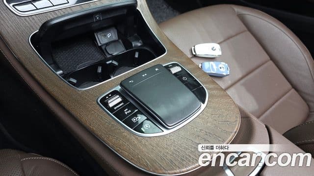 Mercedes-Benz E-Class 2021 — Şəkil 8/32