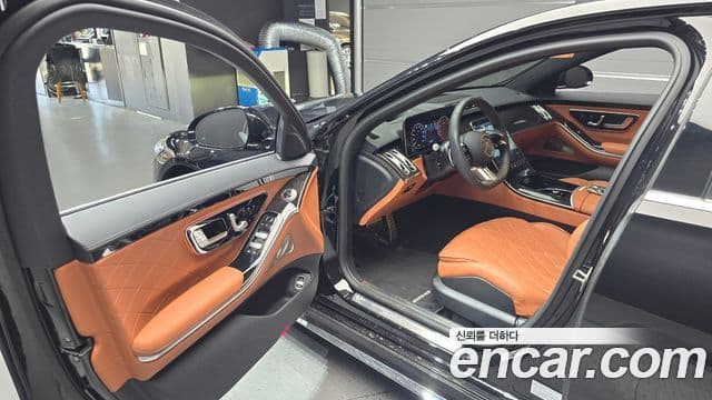 Mercedes-Benz S-Class 2025 — Фото 10/20