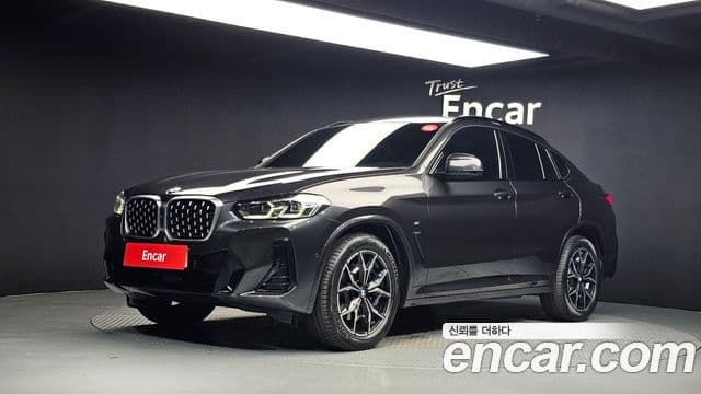 BMW X4 2023 — Photo 9/32