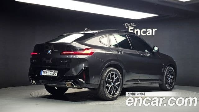 BMW X4 2023 — Photo 7/32