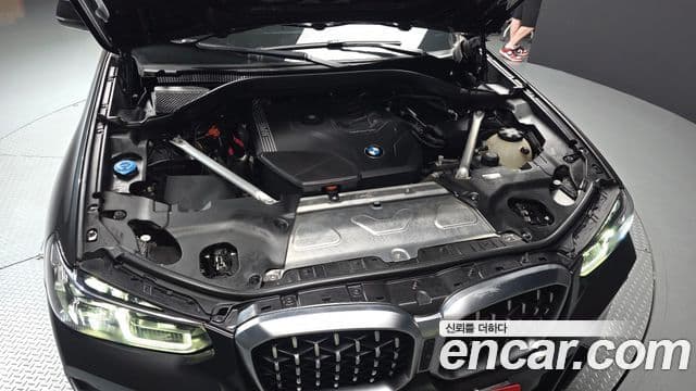 BMW X4 2023 — Photo 12/32