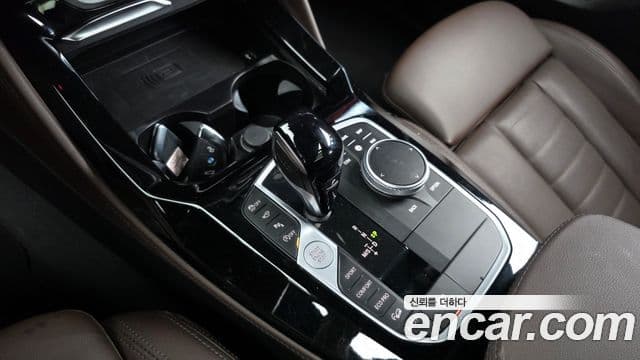 BMW X4 2023 — Photo 19/32