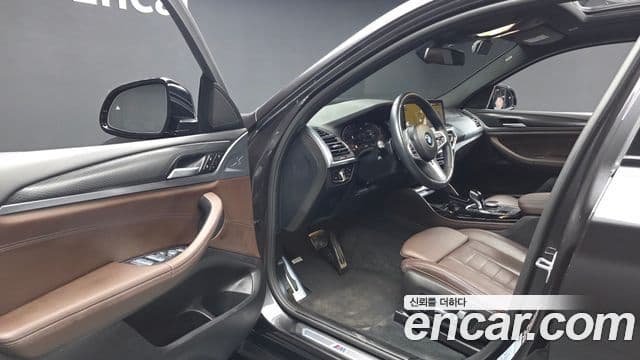 BMW X4 2023 — Photo 29/32