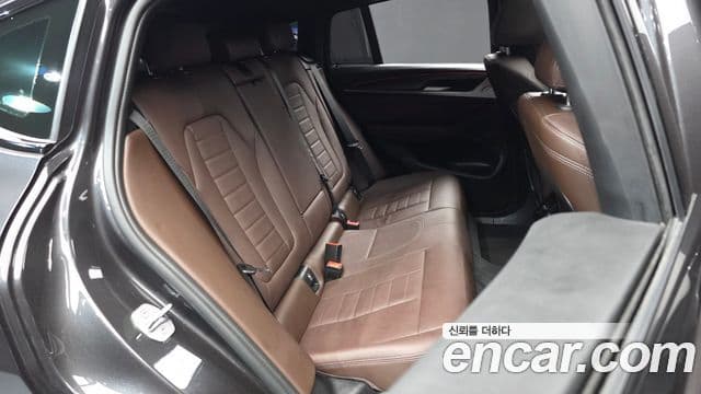 BMW X4 2023 — Photo 10/32