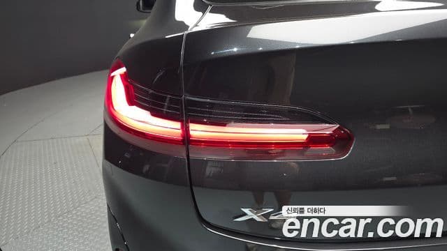 BMW X4 2023 — Photo 11/32