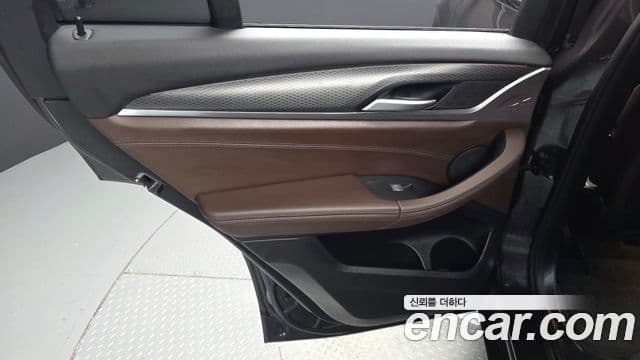 BMW X4 2023 — Photo 22/32