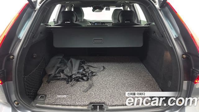 Volvo XC60 2021 — Фото 20/20