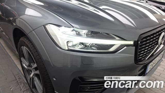 Volvo XC60 2021 — Şəkil 19/36