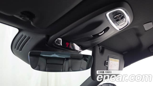 Volvo XC60 2021 — Şəkil 27/36