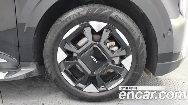 Kia Carnival 2024 — Şəkil 17/41
