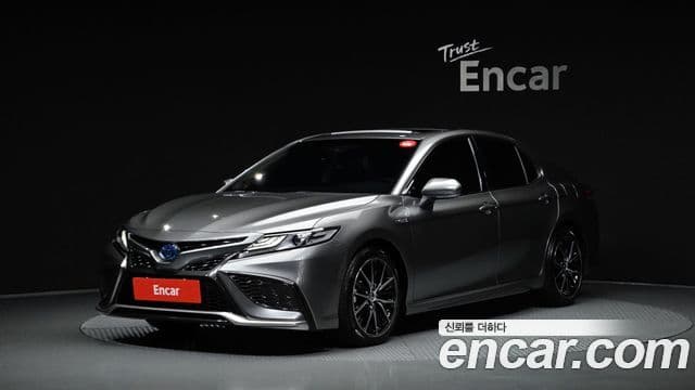 Toyota Camry 2024 — Photo 18/31
