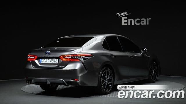 Toyota Camry 2024 — Photo 11/31