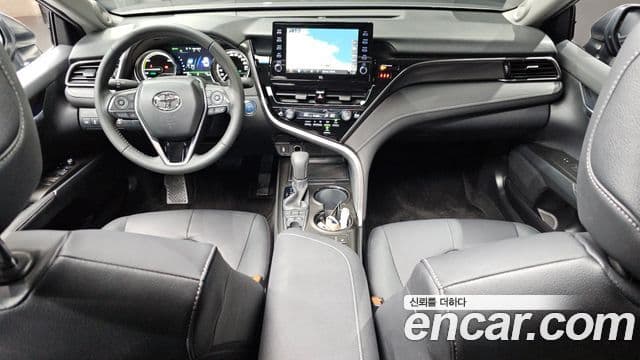 Toyota Camry 2024 — Photo 9/31