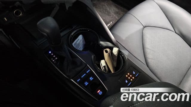 Toyota Camry 2024 — Photo 13/31