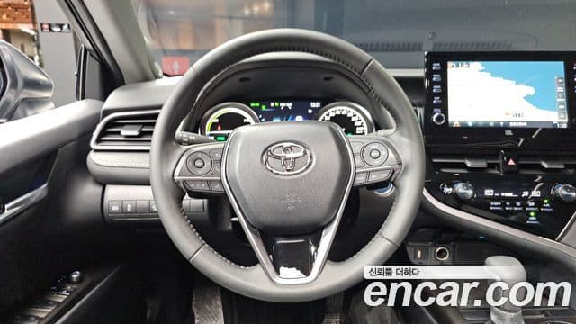 Toyota Camry 2024 — Photo 7/31