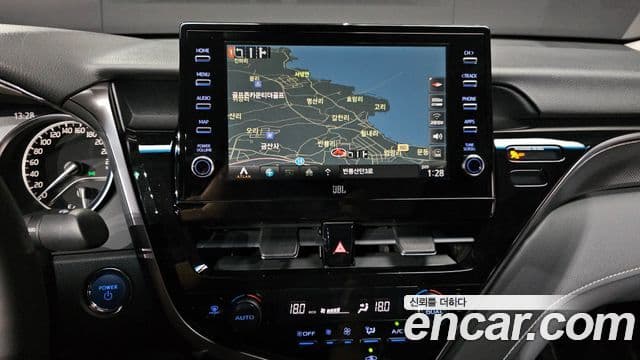 Toyota Camry 2024 — Photo 20/31