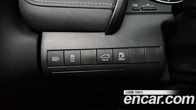 Toyota Camry 2024 — Photo 25/31