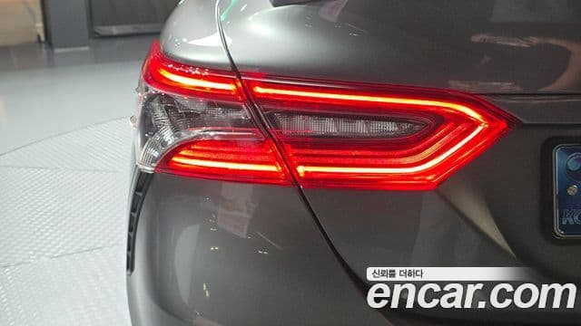 Toyota Camry 2024 — Photo 17/31