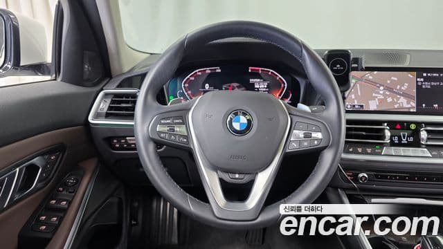 BMW 3 Series 2019 — Фото 12/20