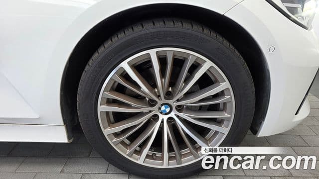 BMW 3 Series 2019 — Şəkil 20/32
