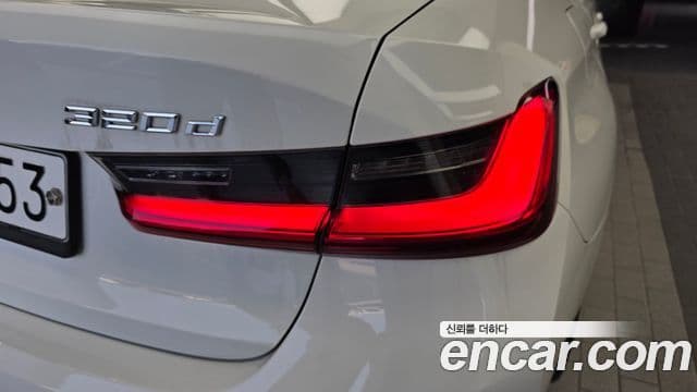 BMW 3 Series 2019 — Şəkil 16/32