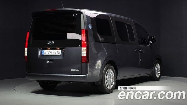 Hyundai Staria 2022 — Фото 2/20