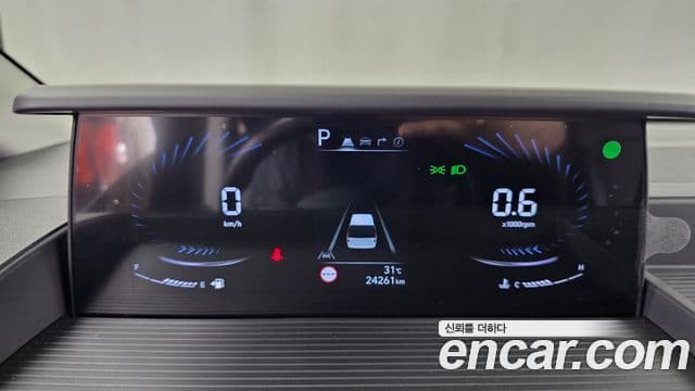 Hyundai Staria 2022 — Фото 8/20