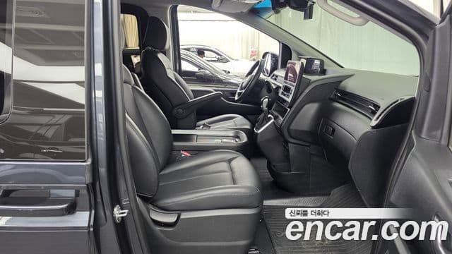 Hyundai Staria 2022 — Фото 11/20