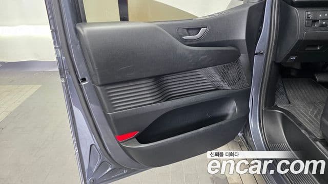 Hyundai Staria 2022 — Şəkil 29/33