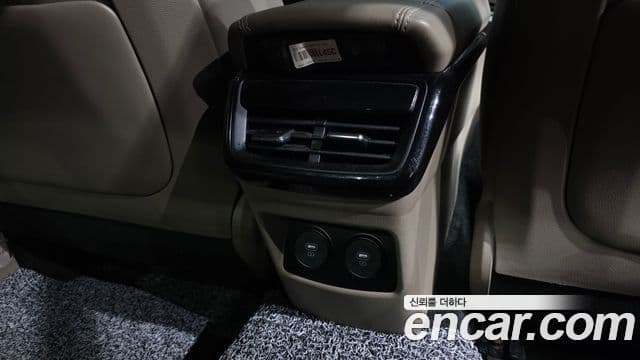 Kia K8 2022 — Photo 9/38