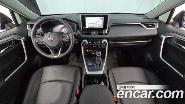 Toyota RAV4 2024 — Фото 10/20