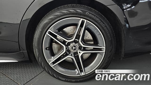 Mercedes-Benz S-Class 2021 — Photo 18/35