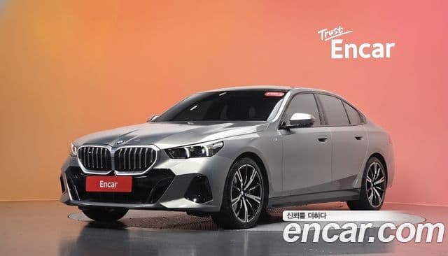 BMW 5 Series 2025 — Фото 1/20
