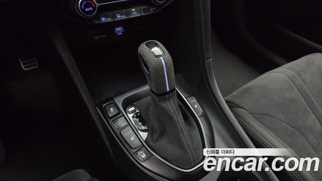 Hyundai Veloster 2021 — Photo 6/20