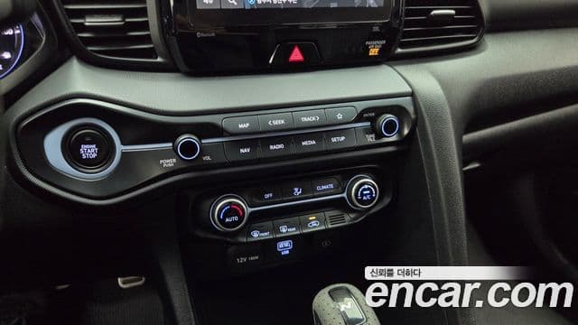 Hyundai Veloster 2021 — Photo 13/20