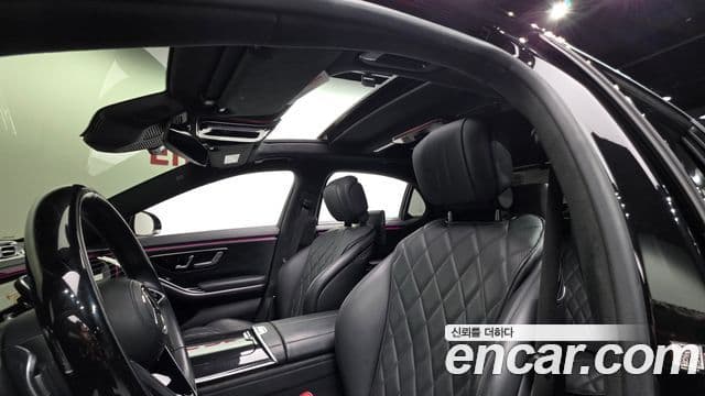 Mercedes-Benz S-Class 2023 — Photo 20/31