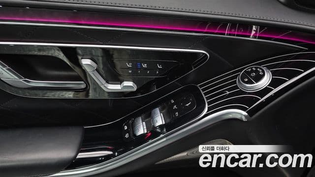 Mercedes-Benz S-Class 2023 — Photo 13/31