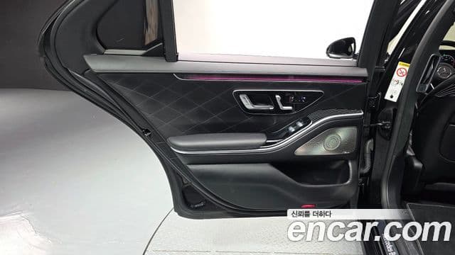 Mercedes-Benz S-Class 2023 — Photo 28/31