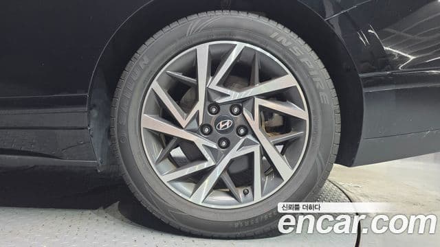 Hyundai Grandeur Hybrid 2022 — Photo 27/32