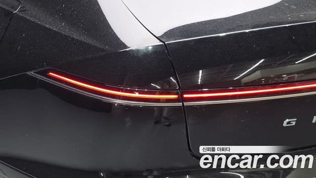 Hyundai Grandeur Hybrid 2022 — Photo 18/32
